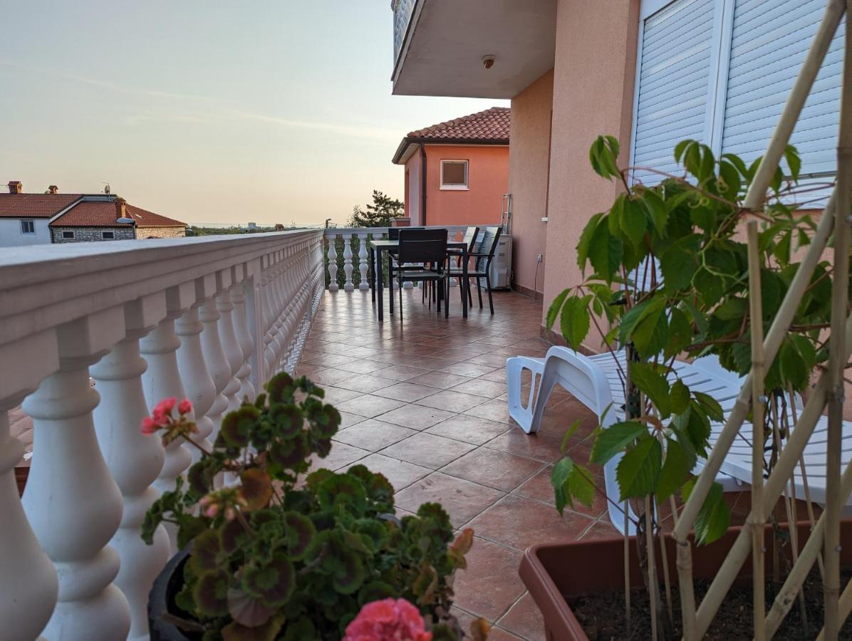 Rosa Apartment