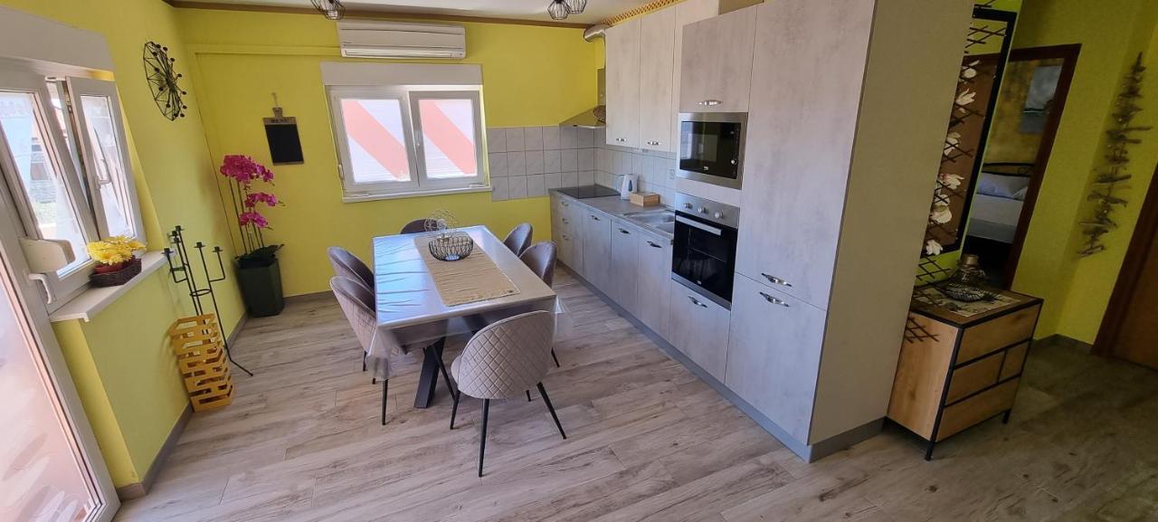 Rosa Apartment *
